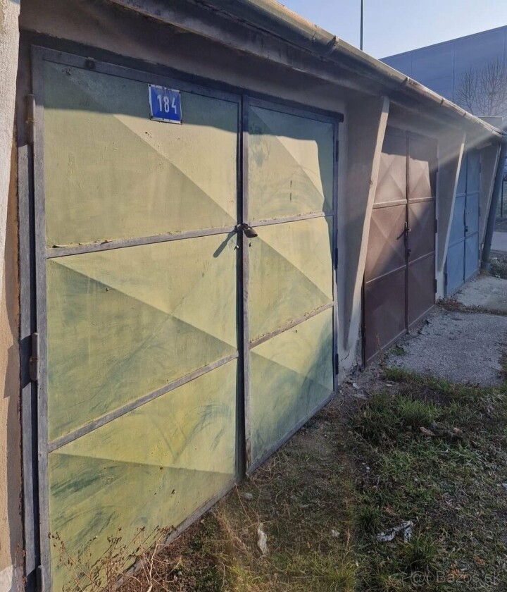 Na predaj suchá garáž v Šahách, 23m²