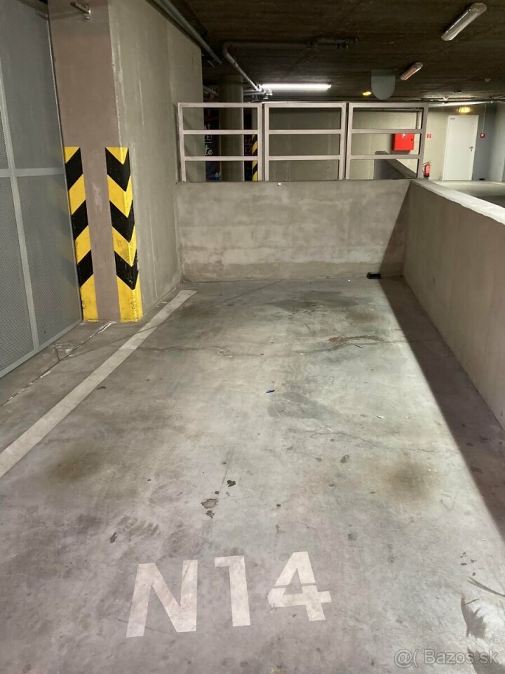 Samostatné parkovacie miesto na predaj v komplexe III veže, Bajkalská ulica, Bratislava