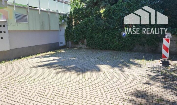 Vonkajšie parkovacie miesto na prenájom v Piešťanoch