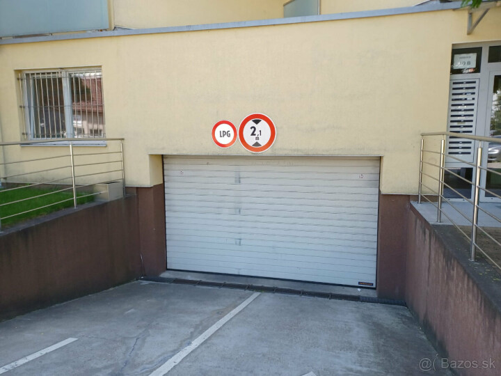 Na predaj garážové státie vo Vrakuni na Kríkovej ulici