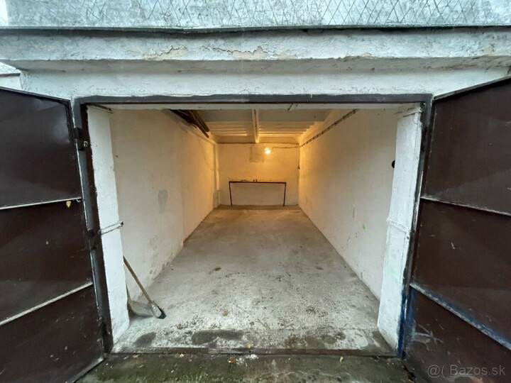 Na predaj murovaná garáž na ul. Priekopy v Bratislave - Ružinov