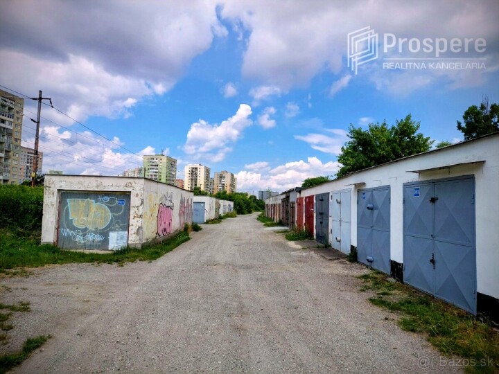 Dvojgaráž na predaj na Jantárovej ulici, Košice - Juh