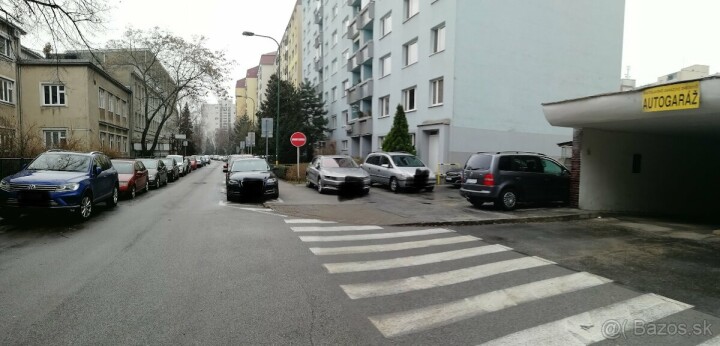 Prenájom parkovacieho miesta v garážovom dome - Ružinov, Ondavská