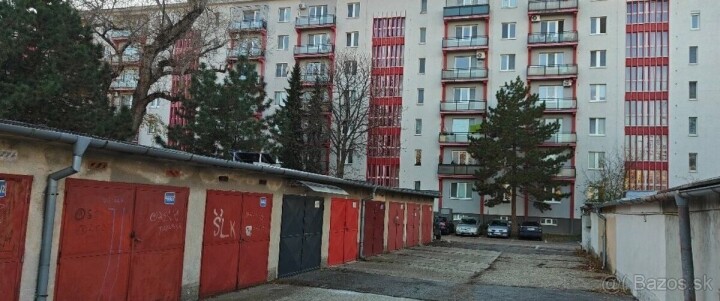 Predaj samostatnej garáže na Haburskej ulici v Ružinove
