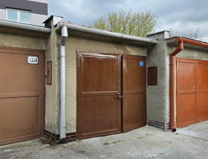 Murovaná garáž s jamou na predaj v Trenčíne, Noviny