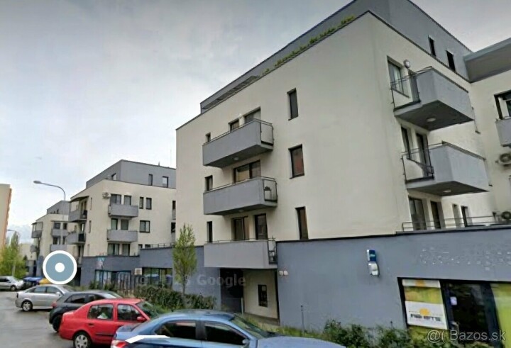 Na predaj dve garážové státia v Nitre