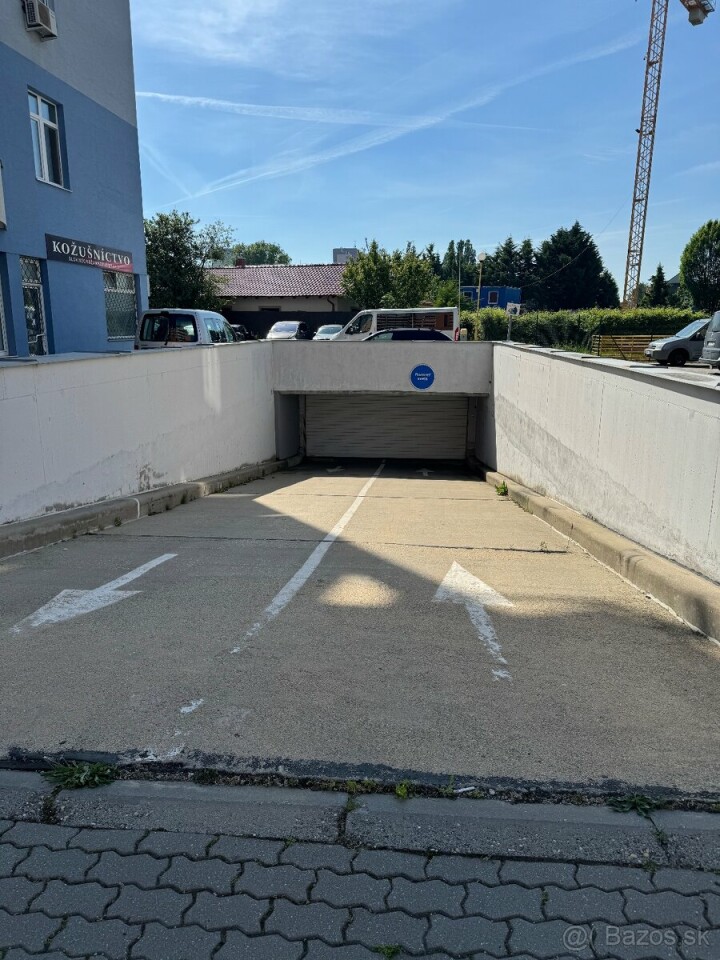 Samostatná uzatvorená garáž na predaj na Kazanskej ulici