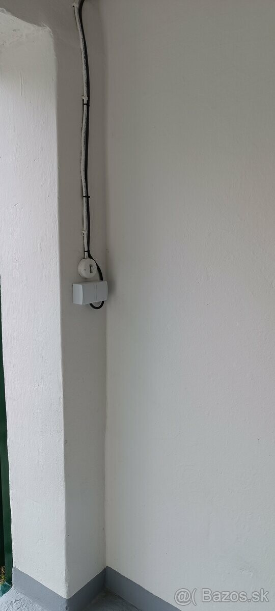 Garáž na prenájom s prístupom k elektrine