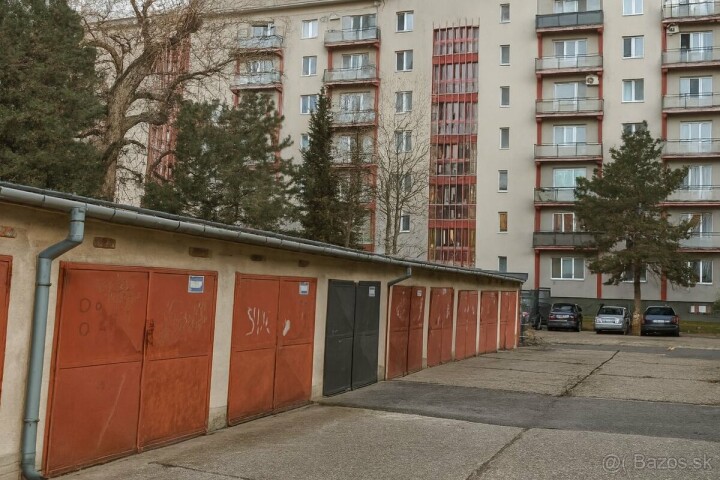 Samostatná garáž na predaj v Bratislave - ul. Haburská