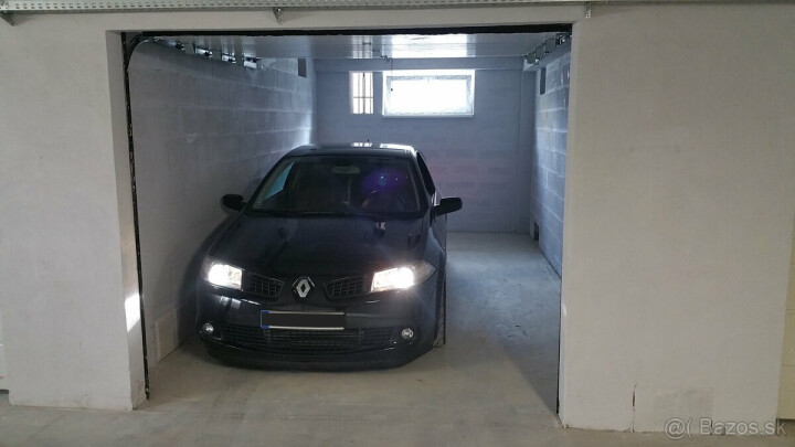 Na predaj uzavretá garáž v bytovom dome v Pezinku