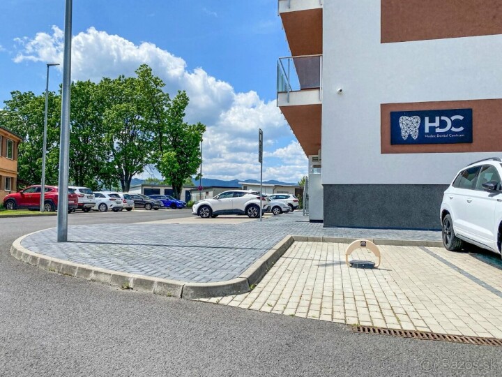 Prenájom vonkajšieho parkovacieho miesta 12 m2 v Poprade