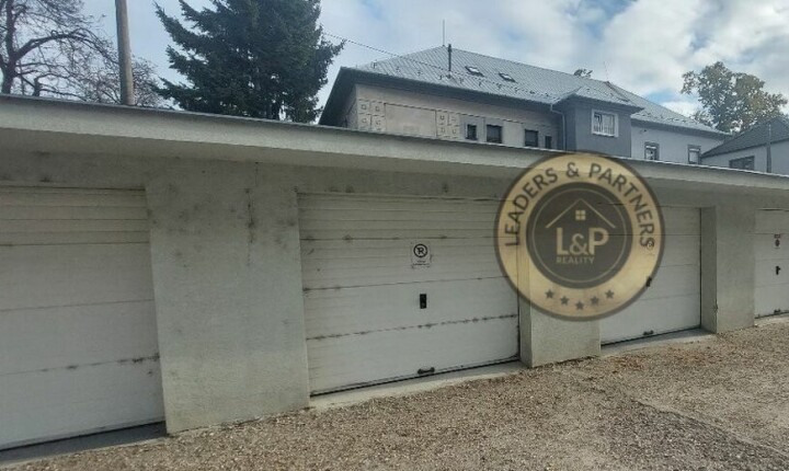 Predaj garáže v Seredi na Cukrovarskej ulici s elektrinou