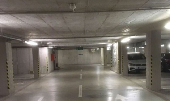 Predaj väčšieho garážového státia na Strážnickej ulici v Bratislave