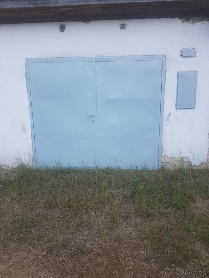 Predaj garáže v Hriňovej, časť Klopotovo