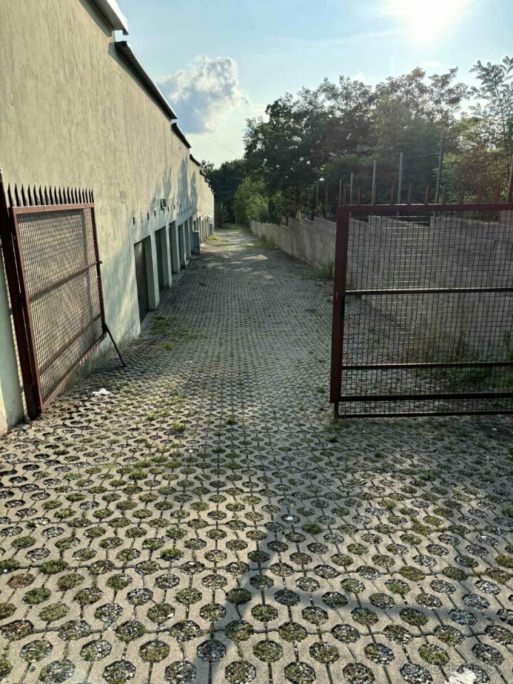 Prenájom garáže s elektrinou na ulici Povstania českého ľudu