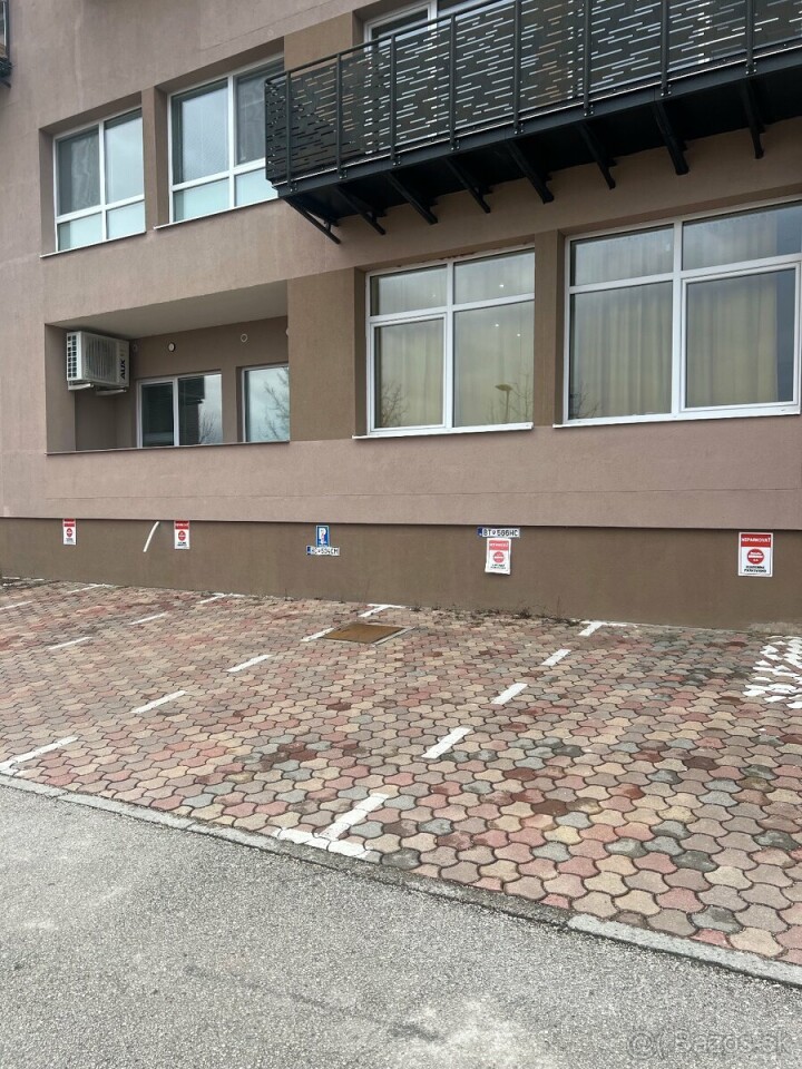 Parkovacie miesto na prenájom v Hlohovci