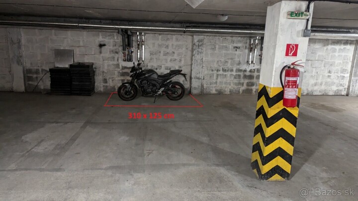 Prenájom garážového státia pre motorku na Šustekovej ulici