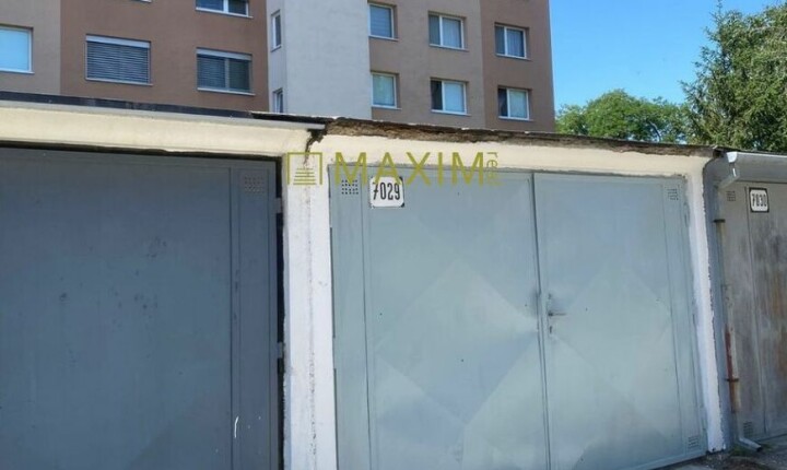 Predaj garáže s elektrinou v Stupave na ulici Železničná