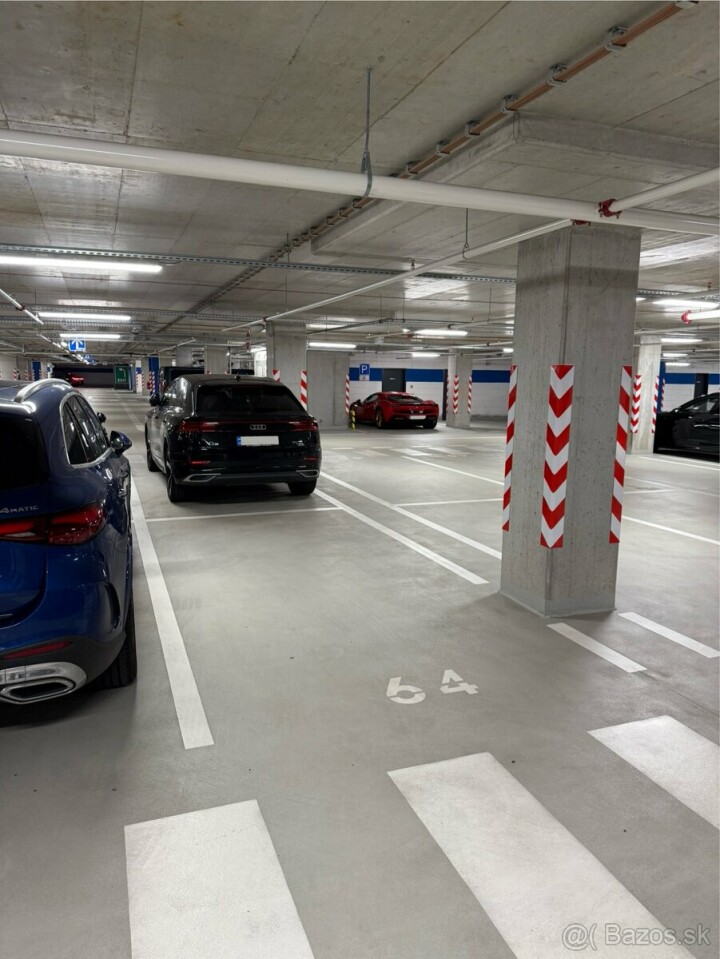 Parkovacie státie v Eurovea Tower na -1 podlaží