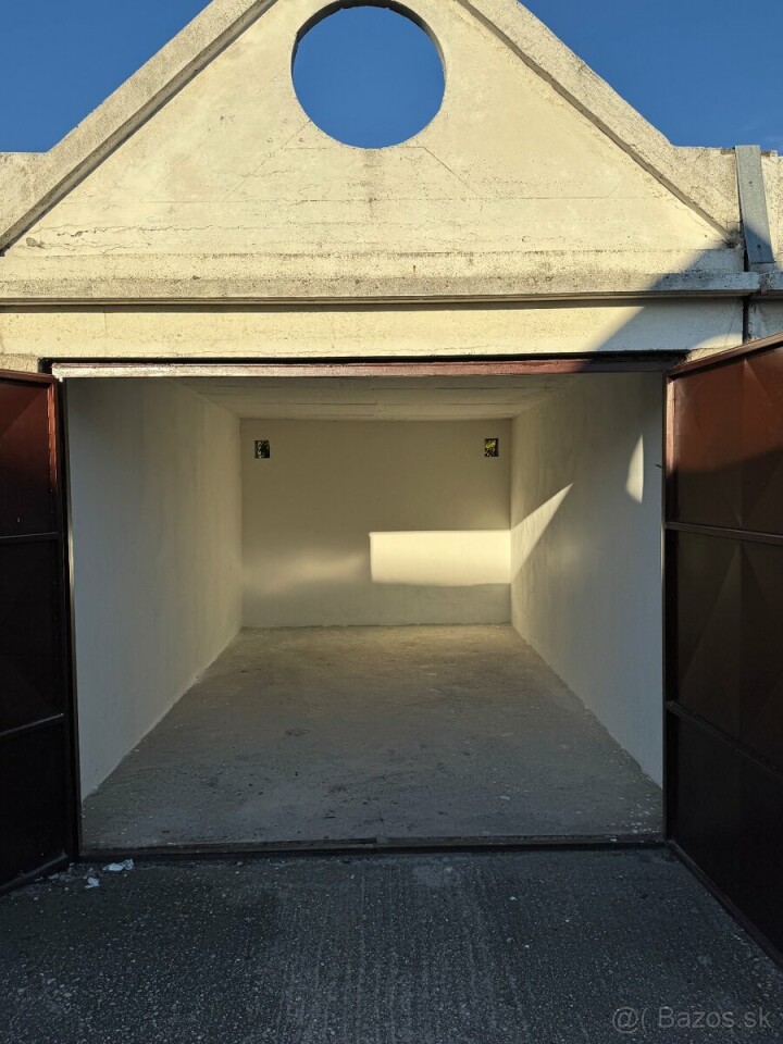 Predaj garáže s elektrinou v Dunajskej Strede