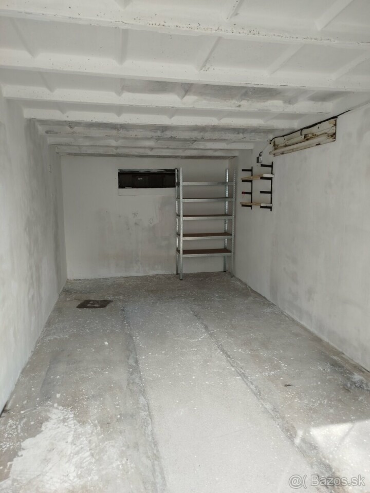 Prenájom garáže v Senici s elektrinou