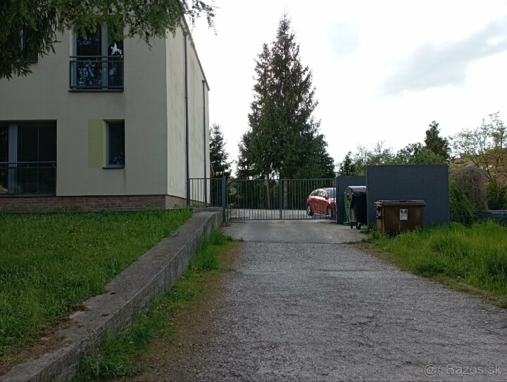 Prenájom parkovacieho miesta s elektrickou bránou v Zvolene