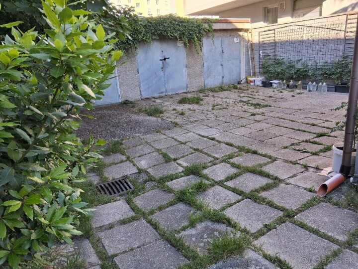 Na predaj garáž v Bratislave, Nové Mesto, osobné vlastníctvo