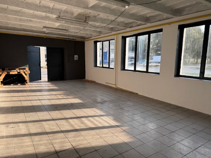Prenájom priestrannej garáže/dielne 84 m² v Rakove
