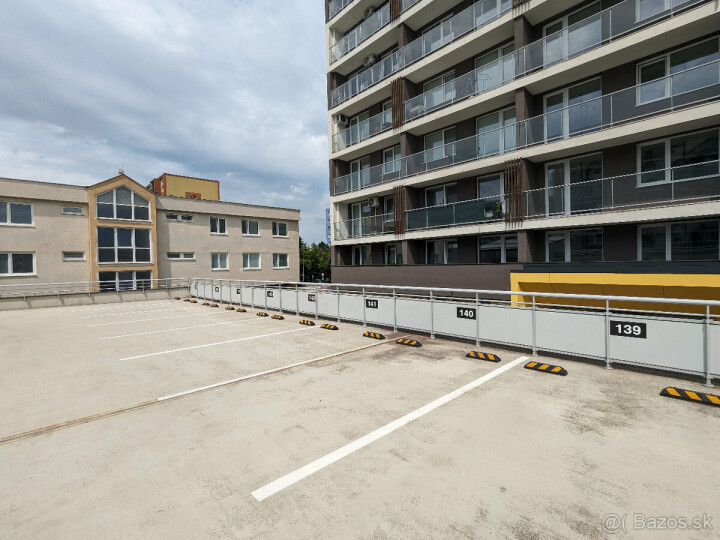 Prenájom vonkajšieho parkovacieho miesta pri OC Galéria