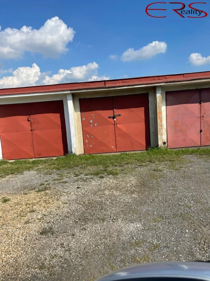 Prenájom garáže na Kukučínovej ulici - 18 m²