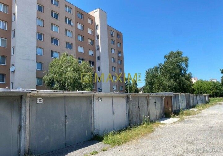 Predaj garáže s elektrinou v Stupave na ulici Železničná