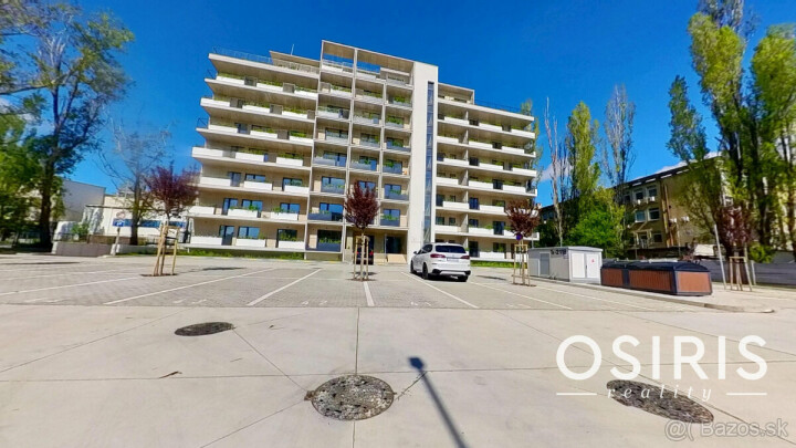 Na predaj nadrozmerné vonkajšie parkovacie státie v Rači