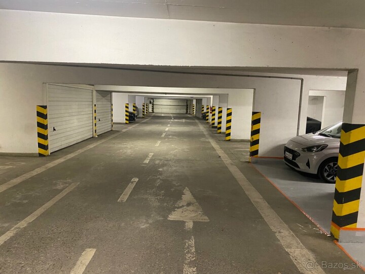 Na predaj 2 garáže na Podunajskej ulici v Bratislave