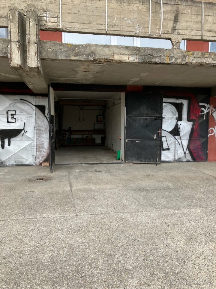 Garáž na prenájom v Bratislave - Rača