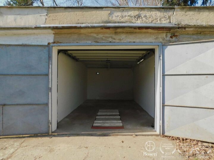 Predaj garáže v Bratislave – Ružinov s elektrickou bránou a jamou