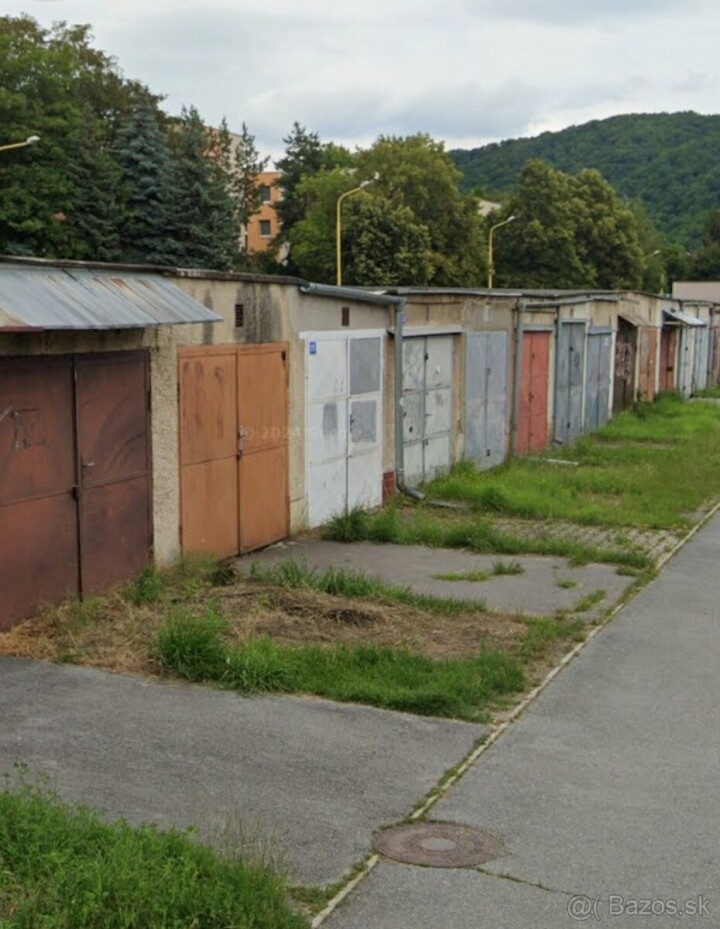 Garáž na predaj na Bajkalskej ulici s montážnou jamou