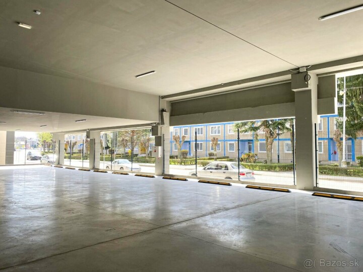 Prenájom parkovacieho státia v zabezpečenom bytovom dome v Starej Turej