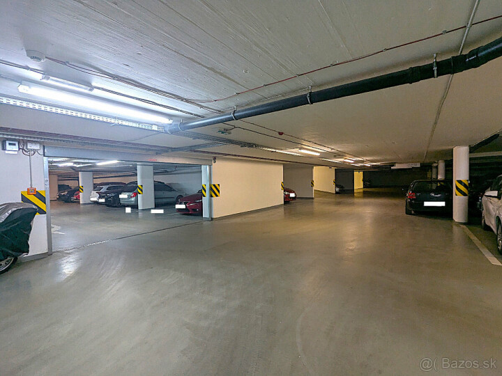 Prenájom vnútorného parkovacieho miesta v novostavbe na Strojárenskej