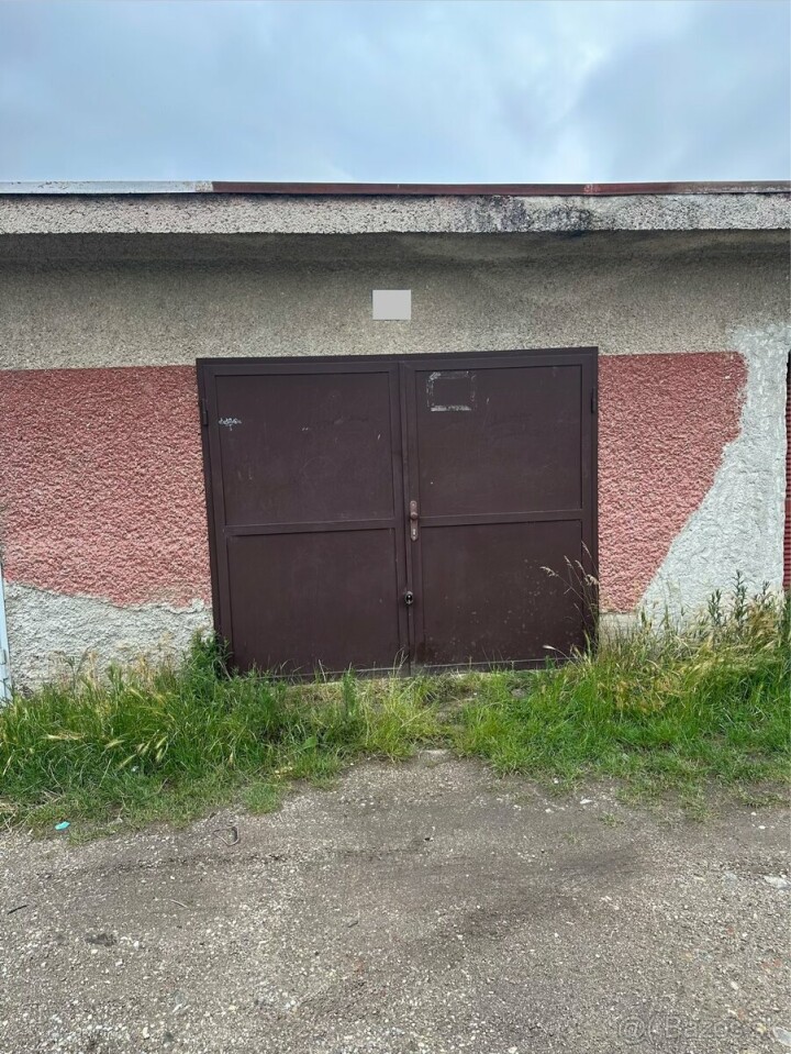 Na predaj garáž s montážnou jamou na Rooseveltovej ulici, Partizánske