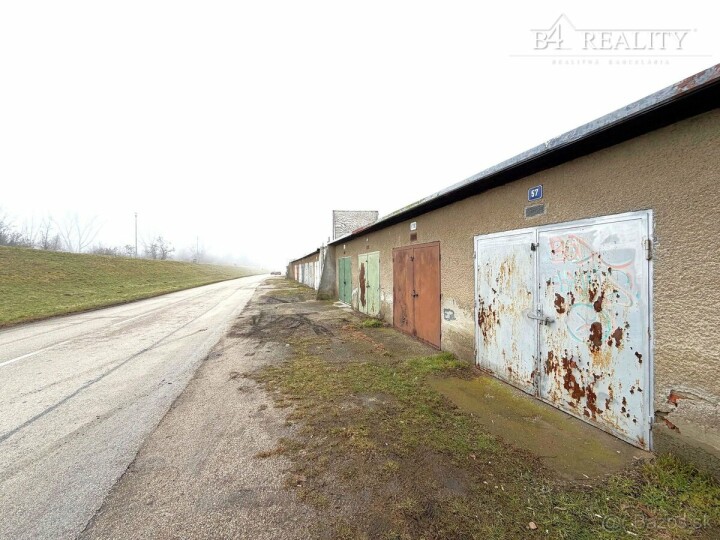 Prenájom: Garáž 19 m2 na ul. Ľudovíta Stárka, Trenčín