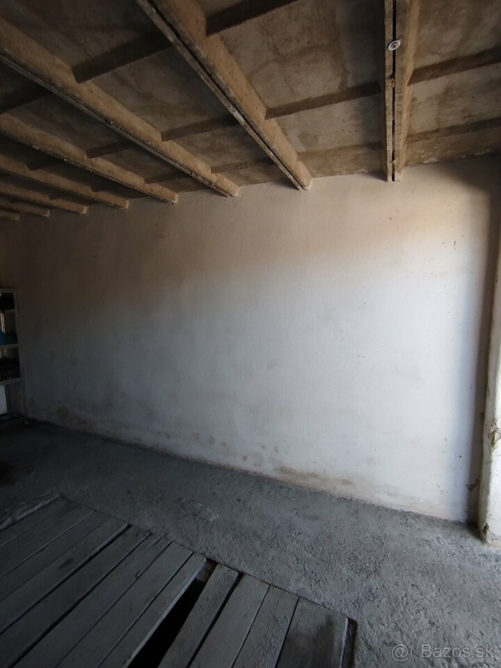 Garáž na prenájom na Lomnickej ulici