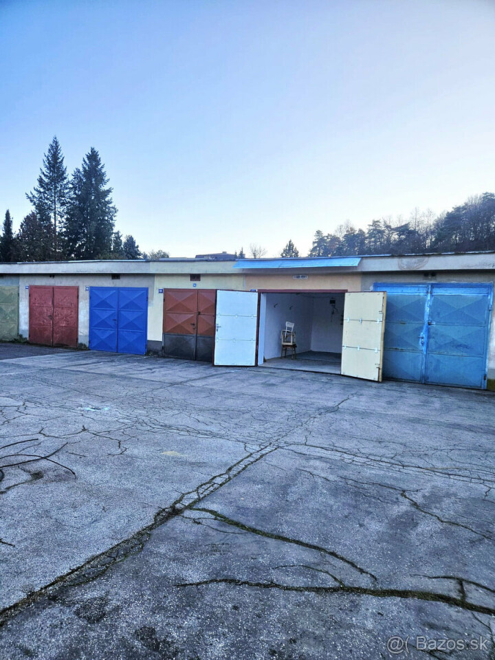 Prenájom zateplenej garáže v centre Novej Dubnice