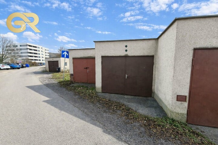 Murovaná garáž s elektrinou a montážnou jamou na predaj v Trenčíne