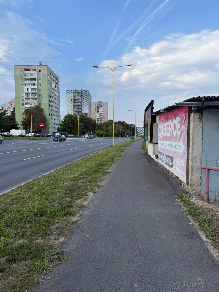 Prenájom priestrannej garáže v centre Košíc pri Auparku