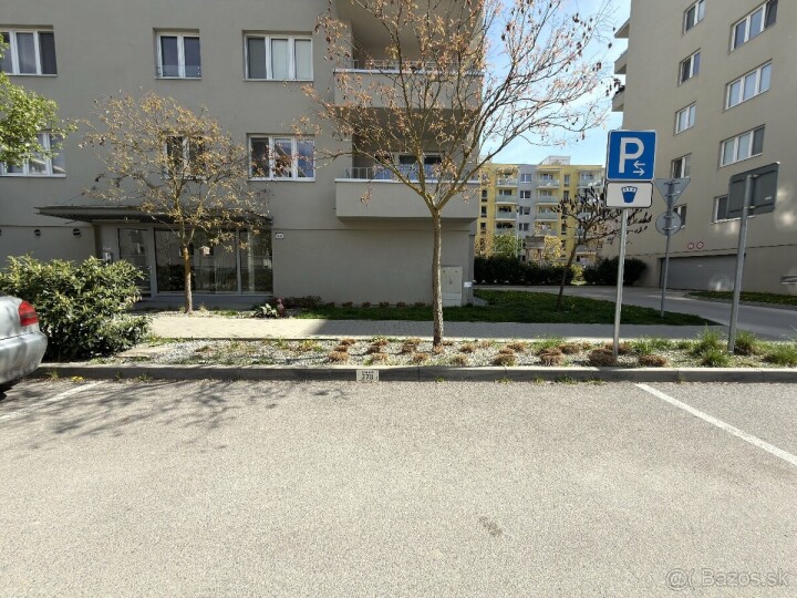 Prenájom vonkajšieho parkovacieho miesta v Žiline-Zelené Vlčince