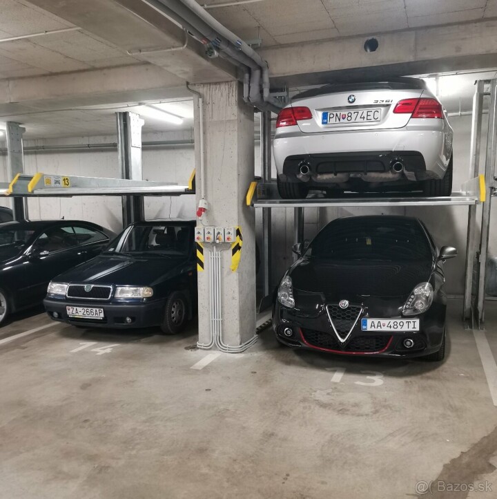 Predaj garáže pre 2 vozidlá v Žiline, Hliny, Solinky