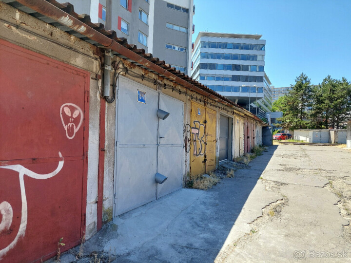 Garáž na predaj na Škultétyho ulici v Košiciach