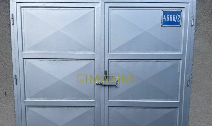 Predaj garáže s pozemkom na Prešovskej ulici v Ružinove