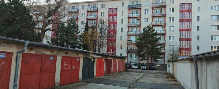 Na predaj garáž na Haburskej ulici v Ružinove pri Štrkovci