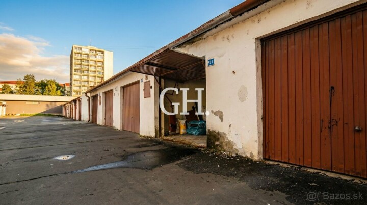 Garáž na predaj v Rimavskej Sobote - Sídlisko Rimava, 20 m²